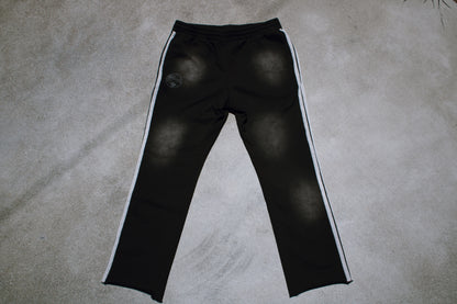 BLACK PAIN SWEATS