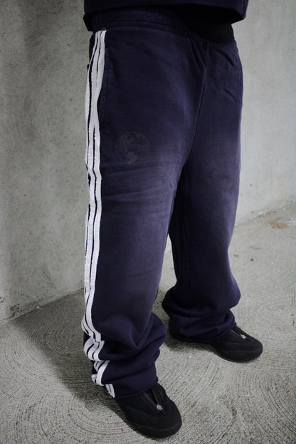 NAVY BLUE PAIN SWEATS